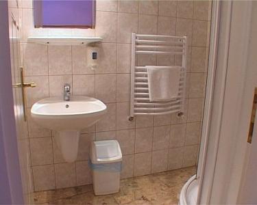 Pension Marvany Hajduszoboszlo, bathroom in Pension Marvany - ✔️ Márvány Hotel**** Hajdúszoboszló - Cheap accommodation in Hajduszoboszlo