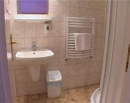 Salle de bain à Pension Marvany á Hajduszoboszlo - chambres à bas prix - Hongrie