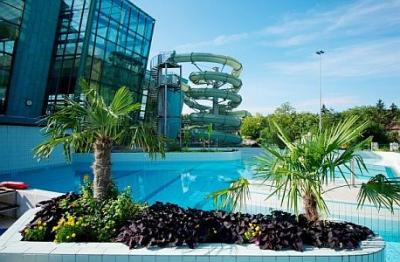 Waterpark i Esztergom på Portobello Wellness & Yacht Hotel - ✔️ Portobello Hotel**** Esztergom - Portobello Yacht & Wellness Hotell i Esztergom