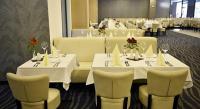 Portobello Yacht Wellness Hotel - restaurant elegant în Esztergom