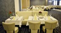 Portobello Yacht Wellness Hotel - elegant restaurant in Esztergom