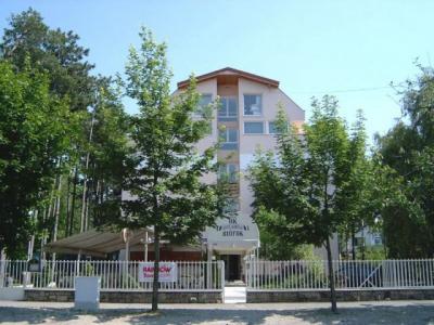 Edificio del Hotel Korona Siofok - Lago Balaton - Hotel Korona Siofok - sur del Lago Balaton