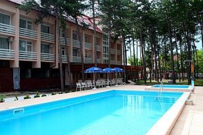 Outdoor swimmingpool in Siofok - Hotel Korona at Lake Balaton - Hotel Korona Siofok - cheap Hotel at Lake Balaton 