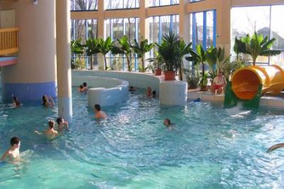 Solaris Apartment Resort Cserkeszolo - Speciale wellness-pakketten in Cserkeszolo met halfpension en een spa-ingang - ✔️ Cserkeszőlő Solaris Apartment - Apartments Solaris met halfpension en een spa-ingang.