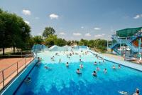 Fin de semana de bienestar en Cserkeszolo con enormes piscinas y agua medicinal