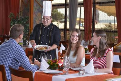 Hotel Soprons restaurang i elegant atmosfer i Sopron - ✔️ Hotel Sopron**** - halpensions wellness veckorslut med paketterbjudande i Sopron