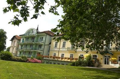 Hotel Spa Heviz - vier-Sterne günstiges Hotel mit Halbpension, schönen Panoramaaussicht auf das Thermalbad Heviz - Hotel Spa*** Heviz - billiges Spa Thermal Hotel in der unmittelbaren Nähe des Heviz Thermalbad