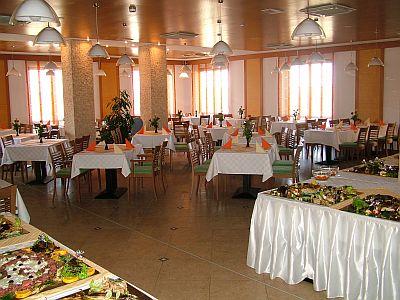Lugar de la boda en Szilvásvárad con excelente restaurante y bienestar - ✔️ Szalajka Liget Hotel**** Szilvásvárad - Apartamentos con media pensión a precio favorable de wellness en Szilvasvarad