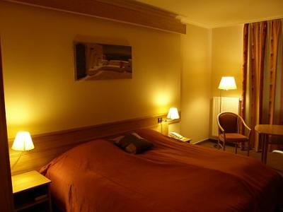 Alojamiento barato en Mosonmagyarovar - habitación doble elegante - ✔️ Aqua Hotel Termál*** Mosonmagyaróvár - hotel poco costoso en Mosonmagyarovar en el territorio de balneario medicinal