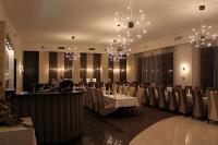 Session Hotel**** restaurant in Rackeve with rich food choices