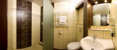 3* Thermal Hotel Mosonmagyarovar's beautiful modern bathroom - ✔️ Thermal Hotel*** Mosonmagyaróvár - thermal water in Mosonmagyarovar 