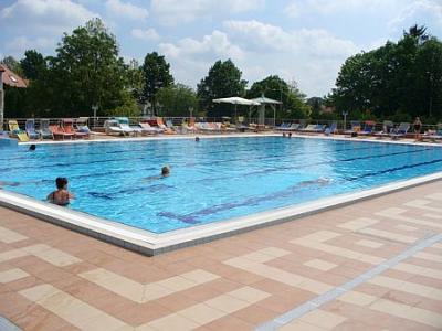 La piscina de bienestar del 3* Thermal Hotel en Mosonmagyarovar - ✔️ Thermal Hotel*** Mosonmagyaróvár - Hotel termal y wellness en Mosonmagyarovar