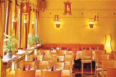 Le restaurant de l'Hôtel Thomas offrant des spécialités hongroises culinaires - Thomas Hotel Budapest - Hôtel Thomas bon marché dans le 9e arrondissement de Budapest 