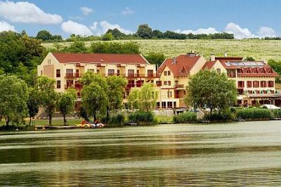 Weekend z pięknymi widokami w niskich cenach nad Balatonem - ✔️ Hotel Welness To*** Bank - Hotel welness nad jeziorem Banki To - Węgry
