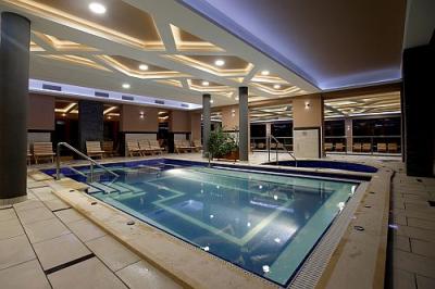 Piscine couverte - Hongrie - Hotel Villa Volgy Eger - Wellness Hotel Villa Volgy Eger - Piscine - ✔️ Villa Völgy Wellness Hotel**** Eger - hôtel dans la Szepasszony-Vallée à Eger