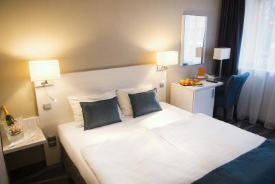 Cameră dublă în hotelul Azur Siofok la prețuri accesibile - ✔️ Hotel Azur Siofok**** - servicii complete wellness şi agrement la Balaton