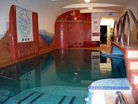 Hotel Wellness Duna w Baja - basen kryty w centrum miasta