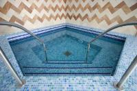 Jacuzzi - Rubin Wellness - Fitness - Spa - Wellness Hotell Budapest 