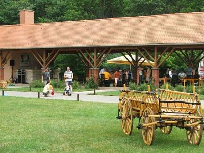 Hôtel Zichy Park - terrasse de grill à l'hôtel bien-être et de conférence - ✔️ Zichy Park Hotel**** Bikács - offre spéciale à Bikacs en Hongrie